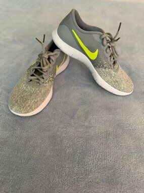 NIKE Flex Contact shoes